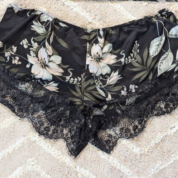 Midnight Bakery Astrid Printed Matte Satin Camitap Set Size L with Robe!! - Picture 3 of 11